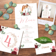 Décoration de mariage bohème chic pastel original – annonce mariage par enfant - minimaliste élégant chic Plan de table bohème, menu, marque-place couleurs vintage rose pastel et bordeaux et eucalyptus vert mint Création Pamela Gonzalez pour le Studio-postscriptum