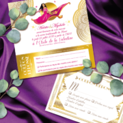 Coupons réponse mariage oriental et invitation cérémonie henné Dessin d’après vos photos sur un tapis volant avec une lampe de génie. Style romantique chic. Couleurs or doré, violet parme et rose fuschia - écriture arabesques Création de Pamela Gonzalez pour le studio postscriptum