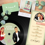 Faire-part de mariage sur le thème musique Rock aux couleurs pastel vintage – avec perfecto et robe à pois pour ajouter une touche Rock’n Love à votre mariage. Menu Rock, plan de table Rock vintage années 50 60, disque vinyle autocollant, marque-place, nom de table de mariage Rock