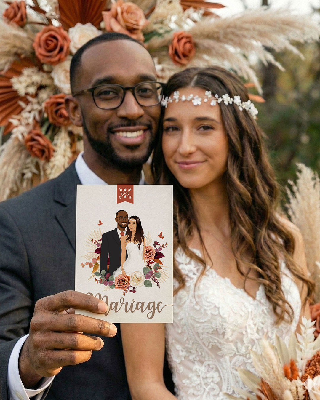 Faire-part Bohème chic terracotta original avec vos portraits dessinés d’après vos photos. Couleurs terracotta, beige et vert sauge. Avec fleurs de pampa et fleurs séchées. Invitation personnalisable pour mariage, Baptême, anniversaire, bar mitzvah